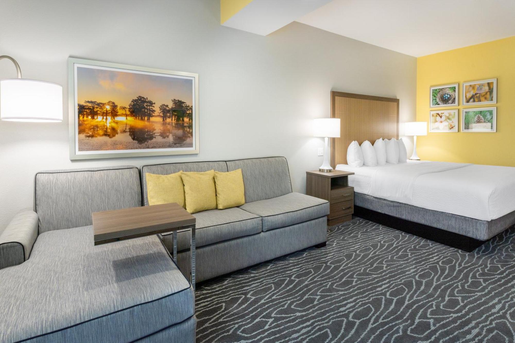 La Quinta & By Wyndham Hotel 2*