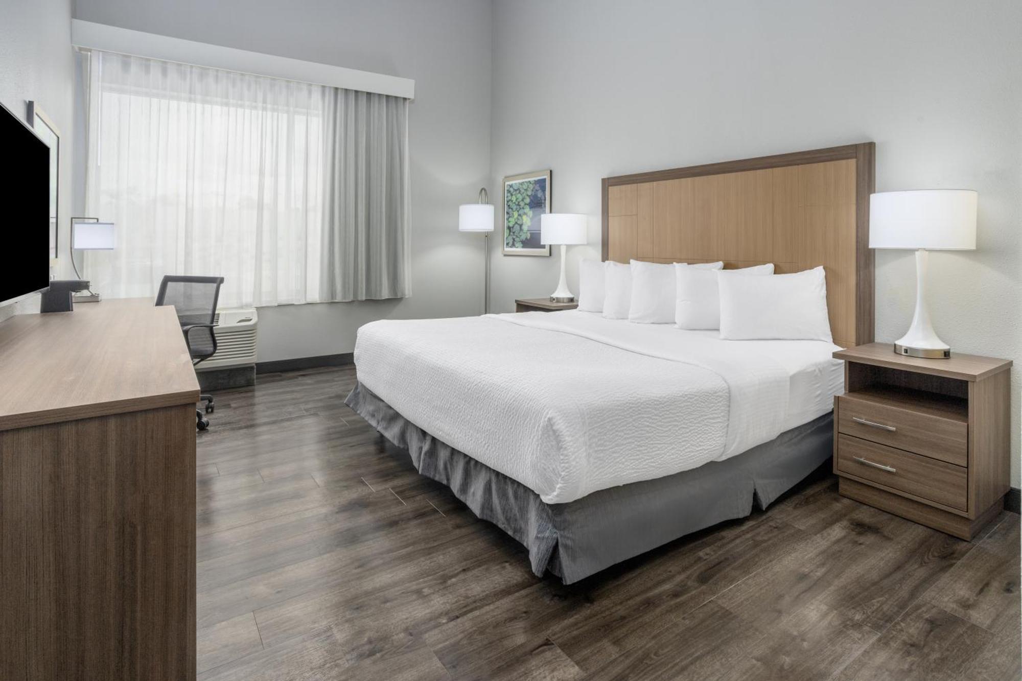 La Quinta & By Wyndham 2*