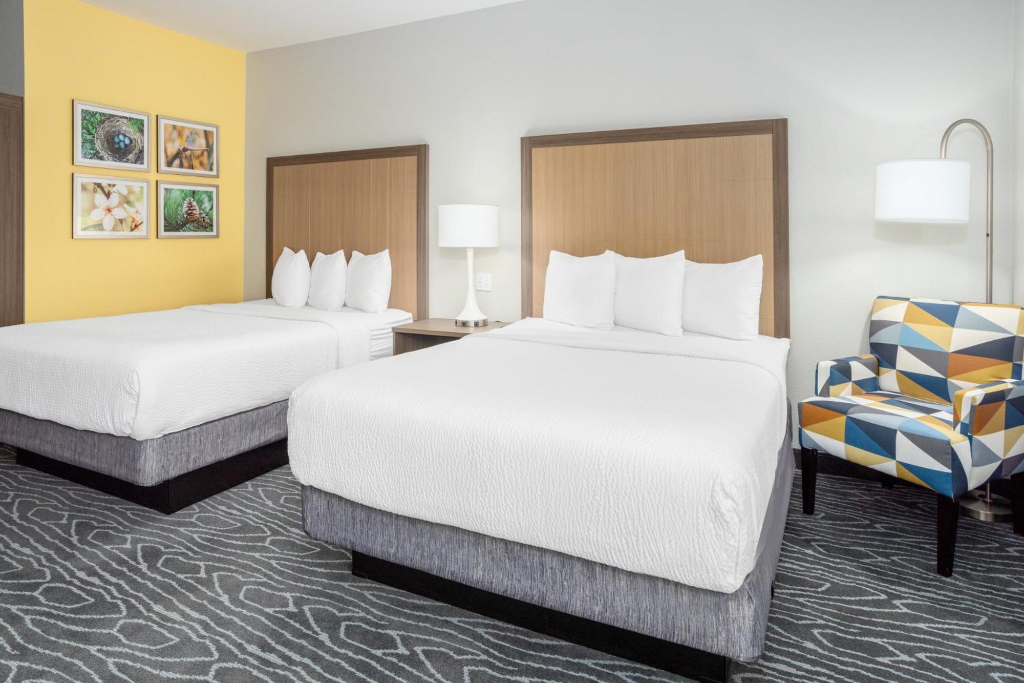 La Quinta & By Wyndham Hotel 2*