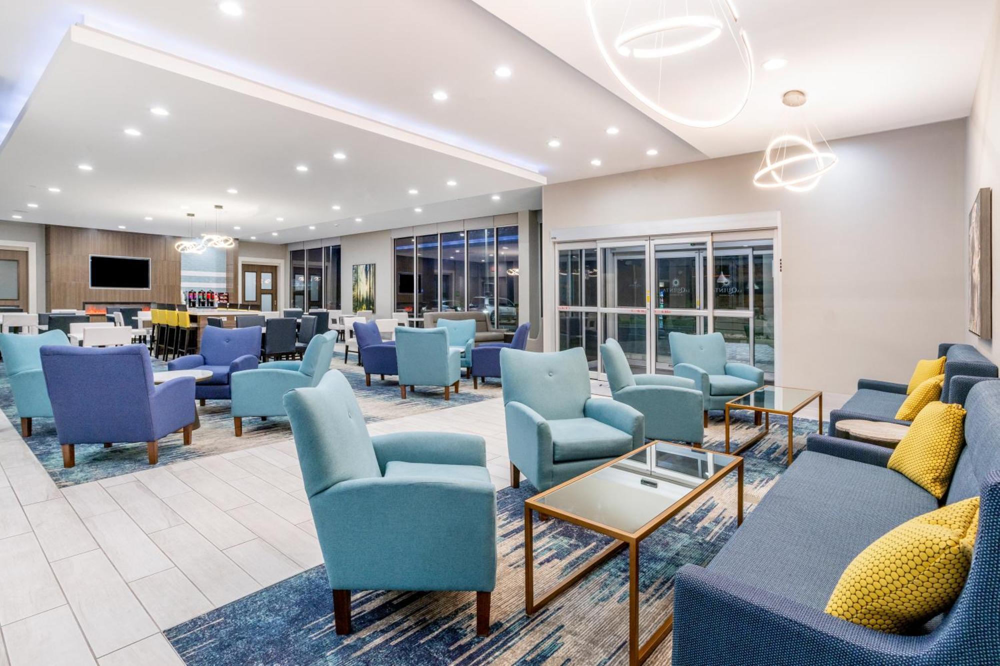 La Quinta & By Wyndham Hotel